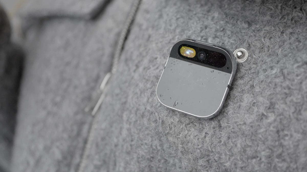 Apple is reportedly developing a wearable AI pin - Featured Image