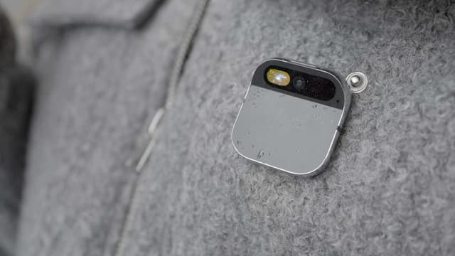 Apple is reportedly developing a wearable AI pin - Featured Image