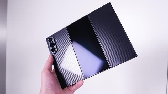 I tried Samsung's tri-foldable phone for only a few minutes - it quickly made my Z Fold 7 feel outdated | ZDNET - Featured Image