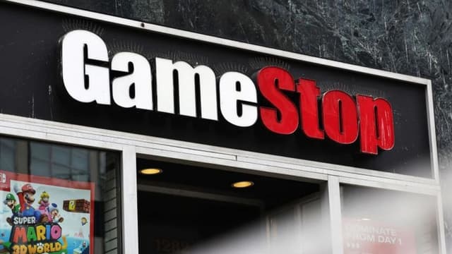 GameStop patches IRL infinite money glitch after YouTuber exposes it - Dexerto - Featured Image