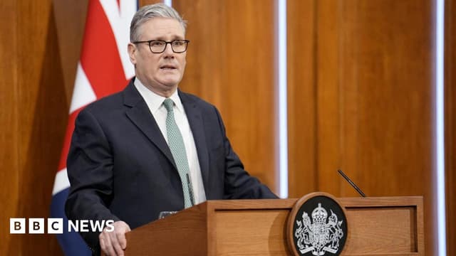 Trump's tariff threats 'completely wrong and Greenland should decide its own future, says Starmer - BBC News - Featured Image