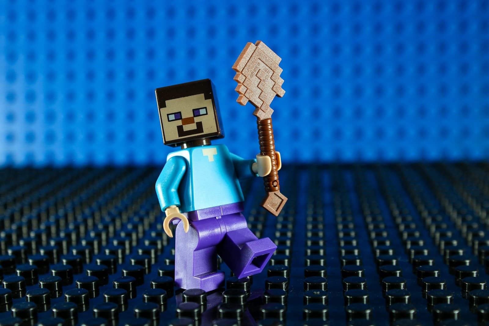 A Thousand AI Agents Built a Society in Minecraft - Featured Image