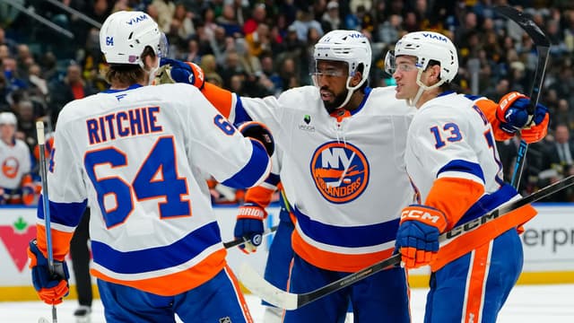 Duclair scores twice, Islanders hand Canucks 11th straight loss | NHL.com - Featured Image