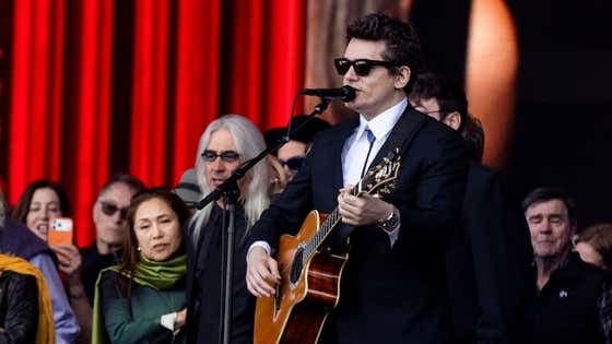John Mayer Gave One Of The Most Touching and Heartfelt Eulogies You'll Ever Hear For His Friend Bob Weir | Barstool Sports - Featured Image