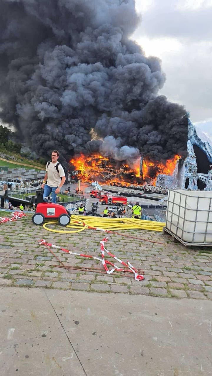 Tomorrowland mainstage currently on fire - Image