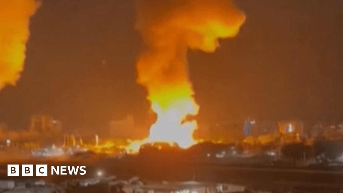 Venezuela latest: Trump says US has 'captured' President Maduro in strikes on country - latest - Featured Image