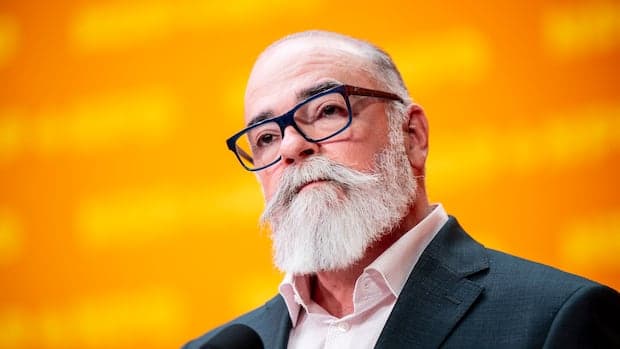 NDP leadership candidate apologizes for using AI to respond to Reddit questions | CBC News - Featured Image