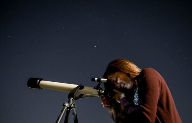 Free-floating planet drifting through space tracked by scientists - Featured Image