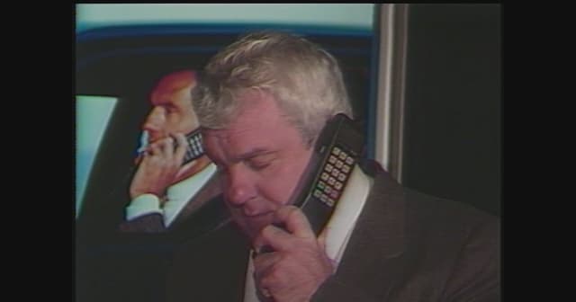 Video Vault: Introducing Cellular Phones – CTVNews - Featured Image