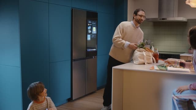 Samsung confirms its $1,800+ fridges will start showing you ads - Featured Image